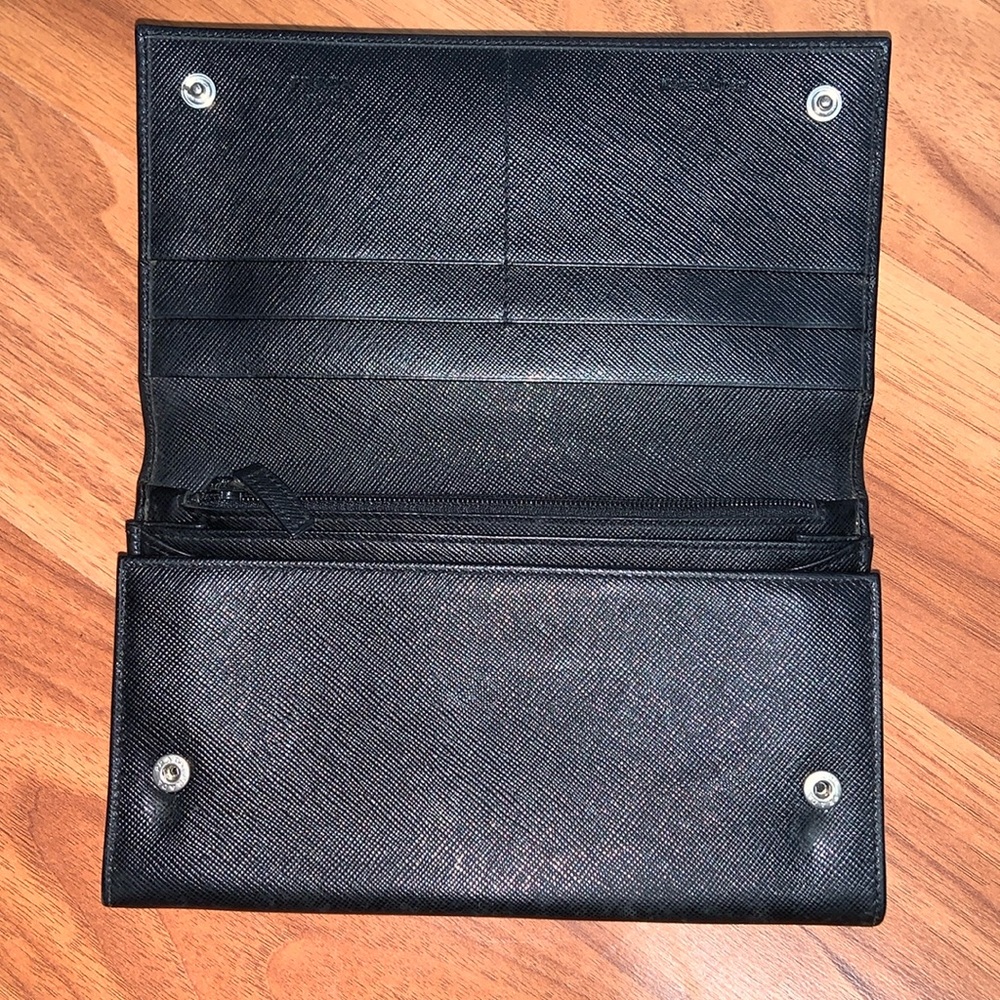 Authentic Prada Large Saffiano Leather Wallet - Picture 5 of 16